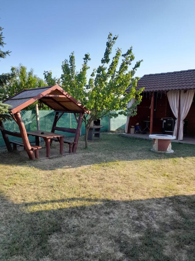 Vadrozsa Vendeghaz-Apartman Demjén Εξωτερικό φωτογραφία