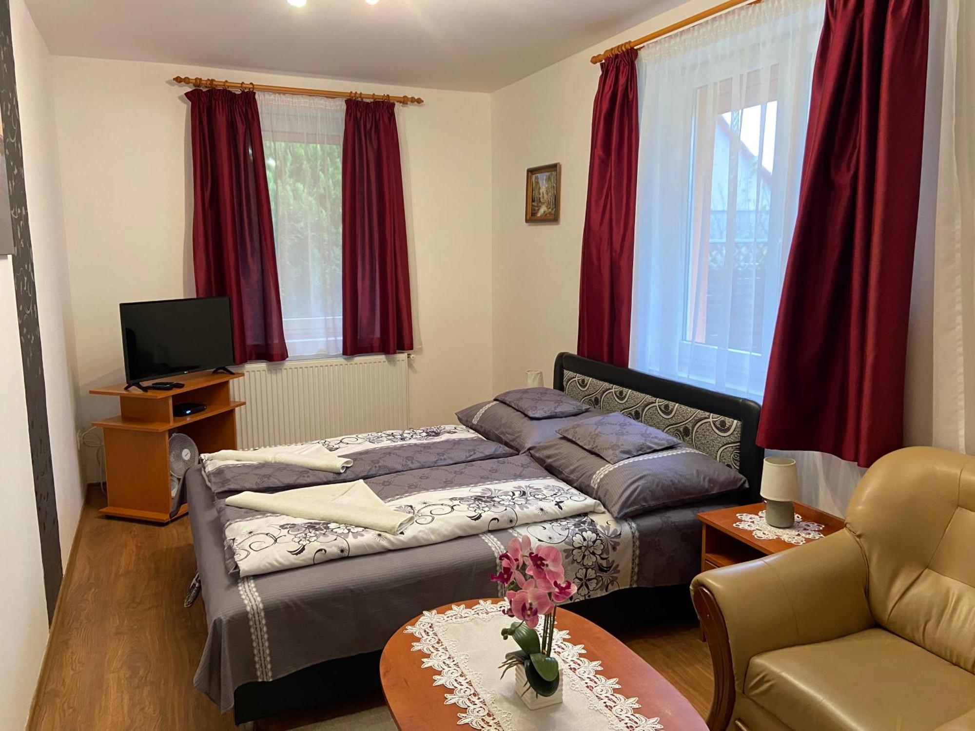 Vadrozsa Vendeghaz-Apartman Demjén Εξωτερικό φωτογραφία